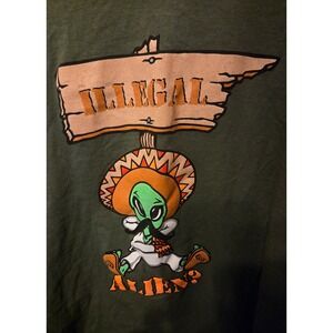 Gildan Graphic T Shirt Mens XL Olive Green Illegal Alien Funny Novelty Tee
